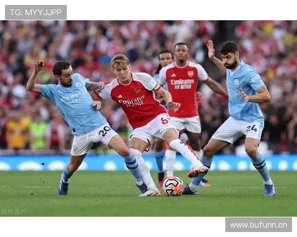 英超霸主之争：曼城持续领跑积分榜