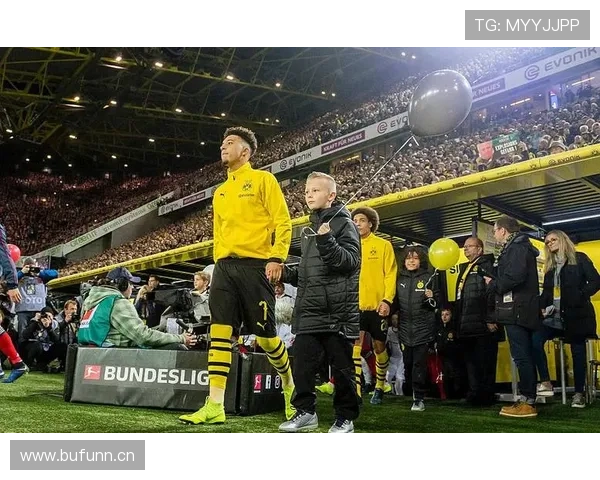 多特蒙德进攻火力充足但稳定性承压,领先后防守问题逐步显现 多特蒙德进攻火力充足但稳定性承压,领先后防守问题逐步显现