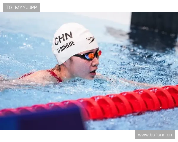 李冰洁比赛后秒变学霸，训练场上秒杀青春偶像？